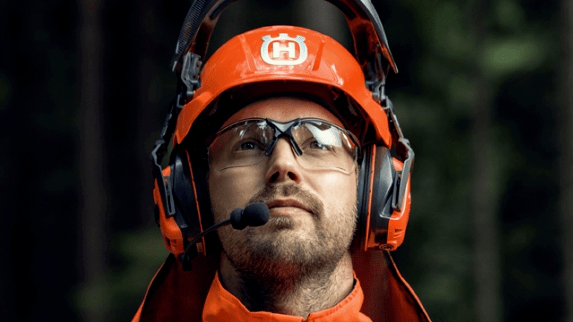 mat-kinh-bao-ve-mat-khi-su-dung-may-cua-xich-STIHL